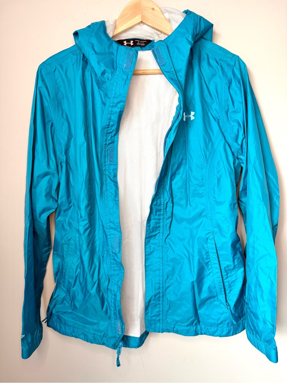 Under Armour Women’s Lightweight Zip Up Hood Windbreaker Rain Jacket - Teal Blue